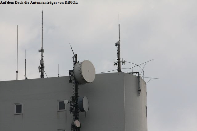 Auf dem Dach die Antennenträger von DB0OL